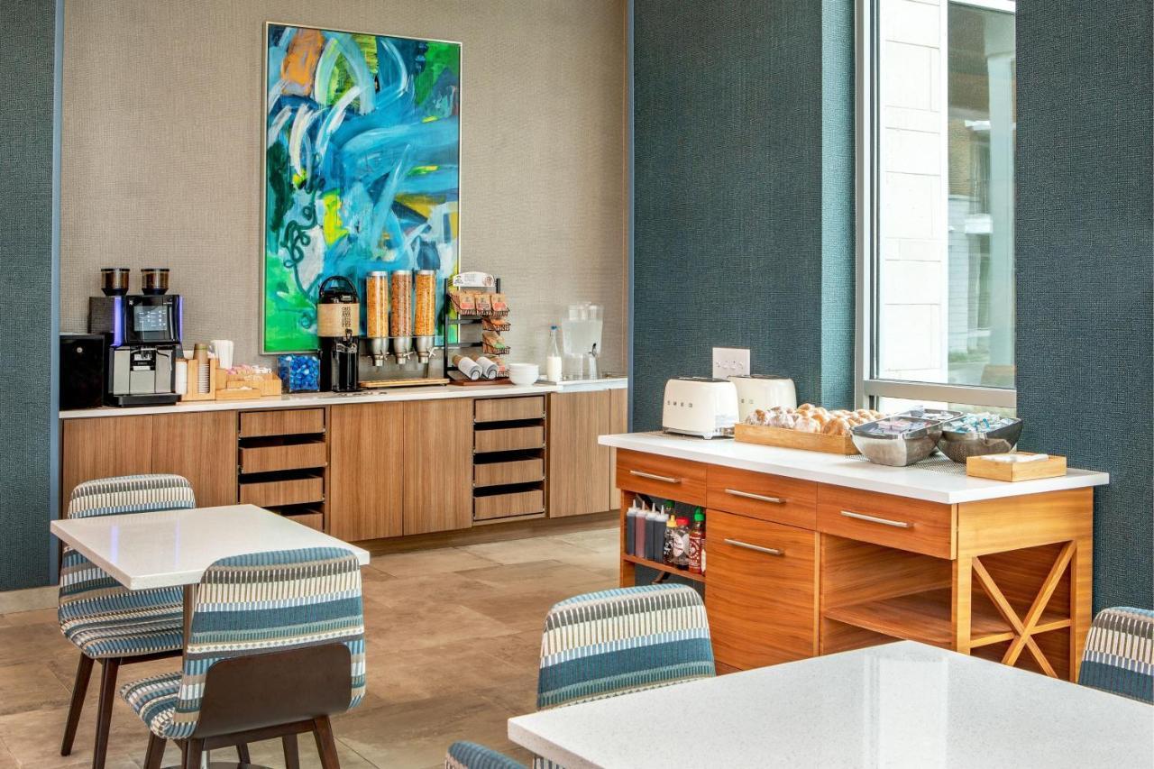 Element Hampton Peninsula Town Center Hotel Kültér fotó