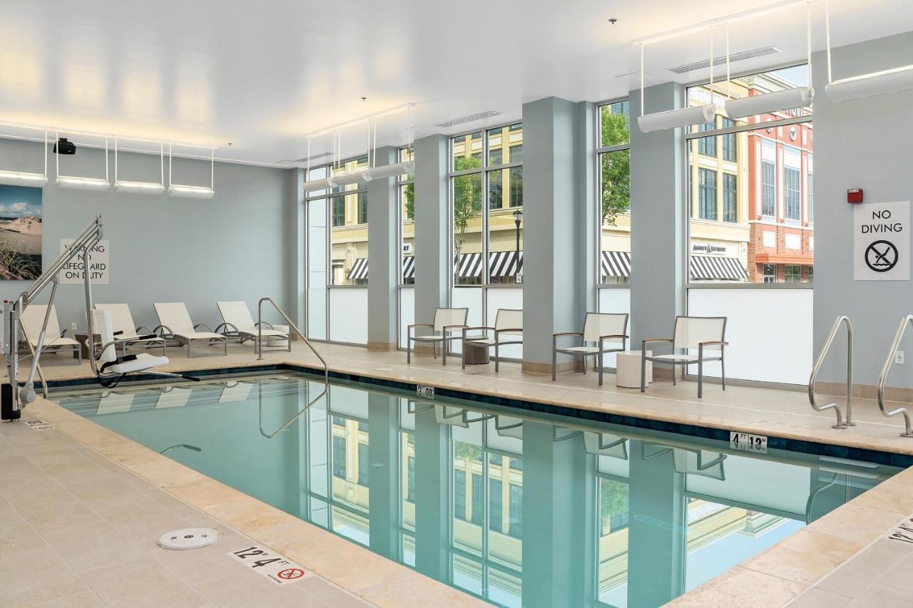 Element Hampton Peninsula Town Center Hotel Kültér fotó
